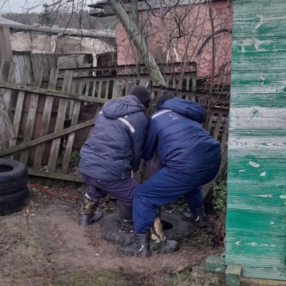 Упал станичник в сливную яму вниз головой - Тихий Дон